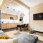 Diamond Relax شقة فندقية 4*